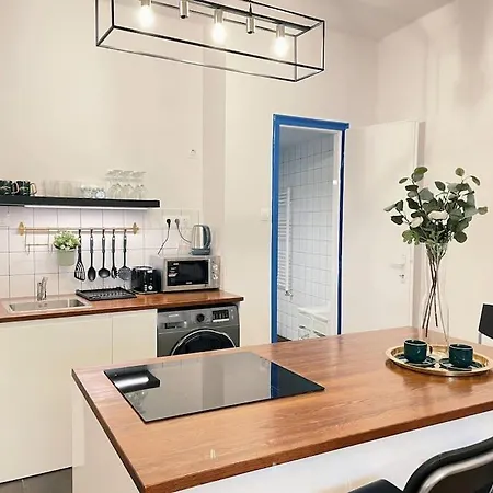 Apartamento Deak Charming Apa With Balcony *